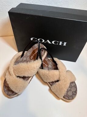 Coach Tally Shearling Crossband Sandal Monogram Footbed Pearl Trim Size 6